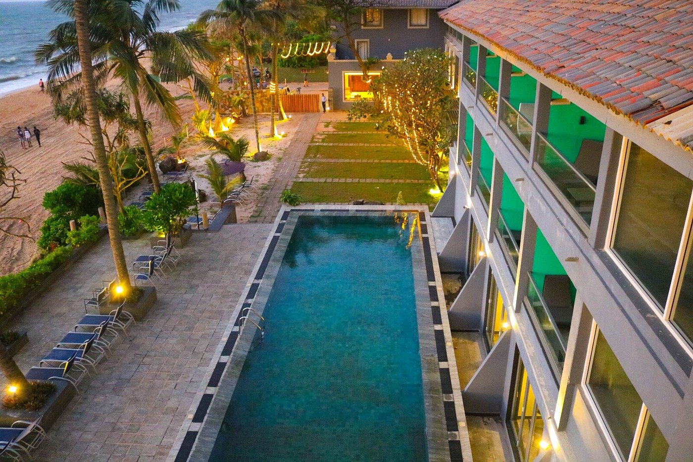 Earl's Regent Hotel