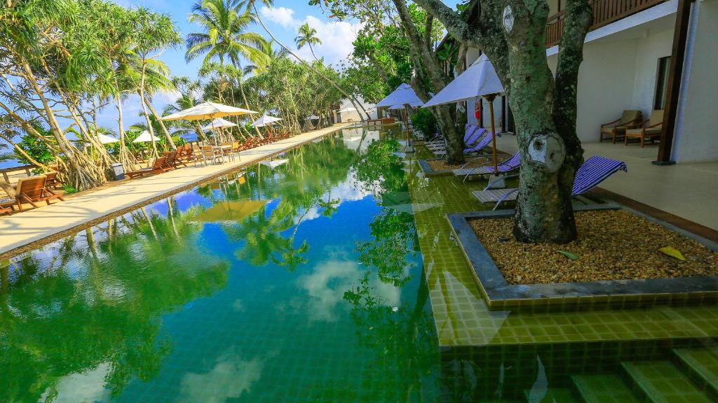 Pandanus Beach Resort & Spa